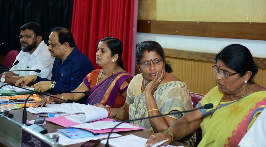 Dakshina Kannada Zilla Panchayat President Meenakshi Shantigodu chairs the ZP general meeting in Mangaluru on Saturday. ZP Vice President Kasturi Panja, Education and Health Standing Committee President Shahul Hamid, Social Justice Standing Committee President Asha Timmappa Gowda and ZP CEO Dr M R Ravi look on. DHPhoto
