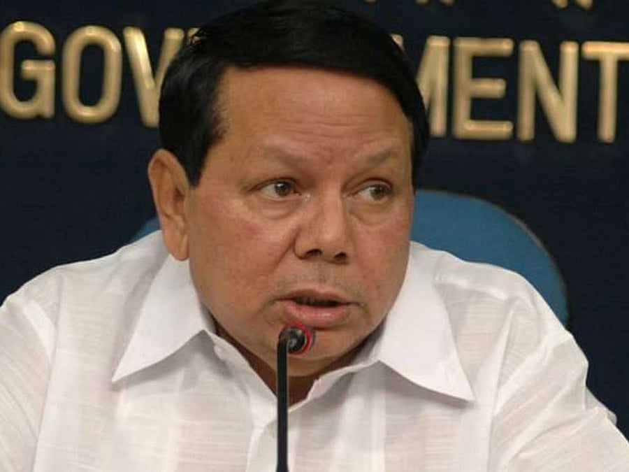 Priya Ranjan Dasmunshi (72), breathed his last at 12.30 pm at the Apollo Hospital here where he was admitted to the ICU after he contracted a lung infection last week. Image Courtesy: Twitter