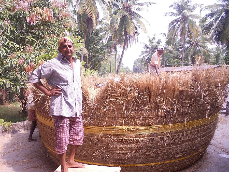 Rope made of hay for the Kanaja.