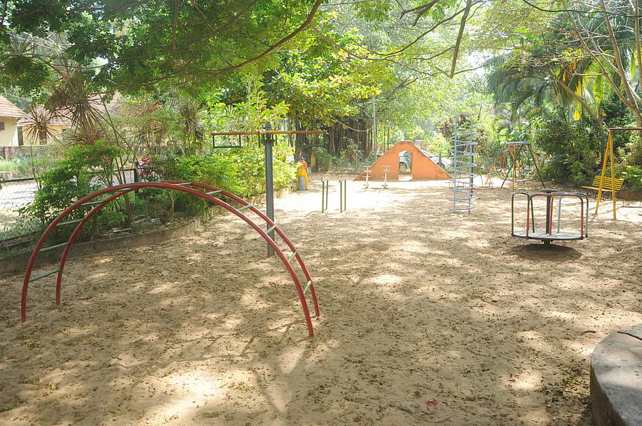 Poor maintenance of historic Bhujanga Park irks visitors