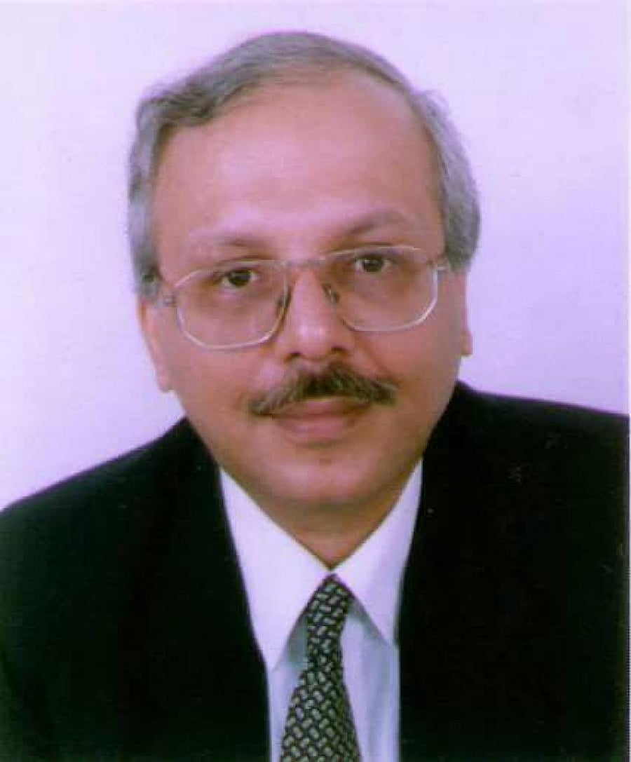Vijay Mukhi