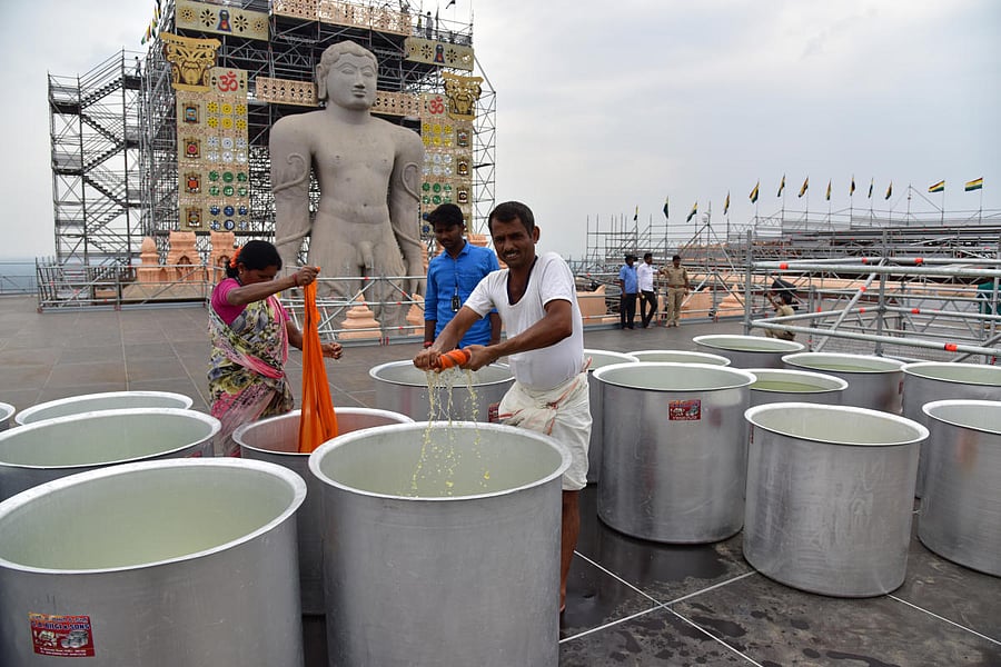 The Jain Maha Kumbh begins tomorrow, with lakhs of people expected to pay pilgrimage to Lord Bahubali in Shravanabelagola.