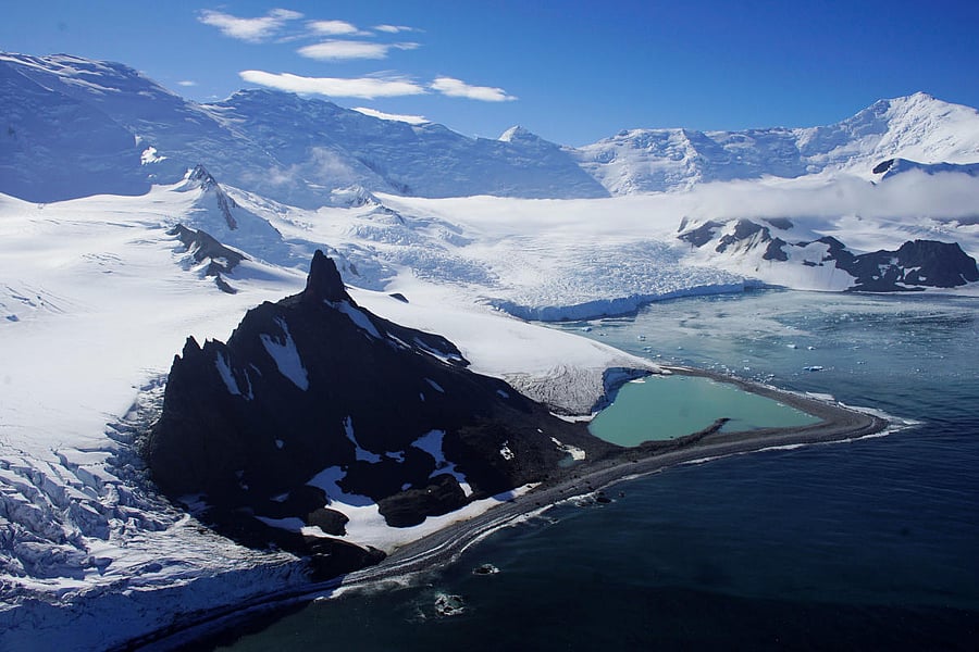 Whether the average temperature rises by 2 or only 1.5 degrees Celsius makes no significant difference for the development of glacier mass loss over the next 100 years. Reuters Photo