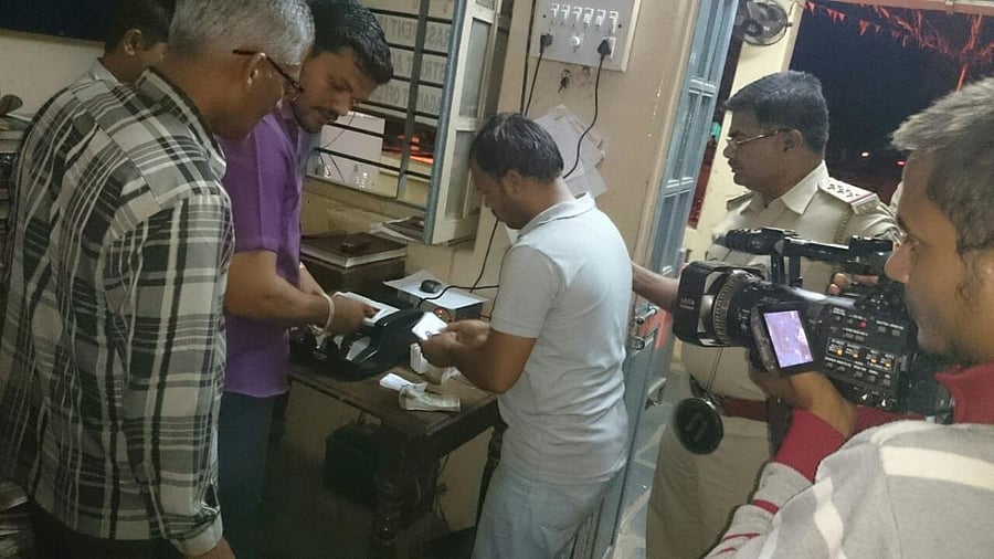 Goods and Service Tax (GST) Enforcement Officers flying squad from Belagavi North Zone seized Rs 4 crore at Sankeshwar town in Hukkeri taluk late night on Thursday.