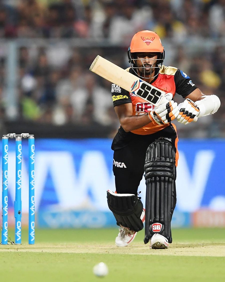 Saha more 'confident' after keeping for Rashid