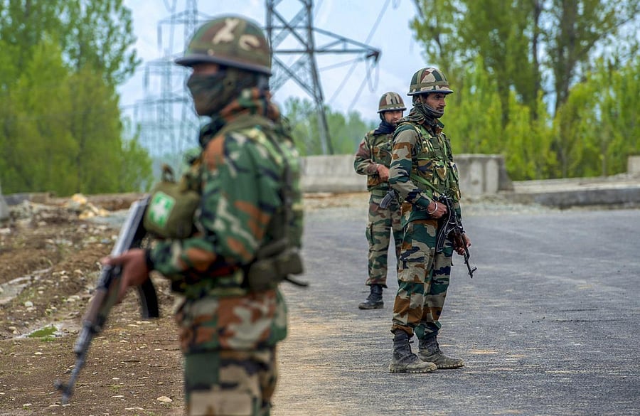 The porter suffered multiple serious wounds in the incident and died on the spot.