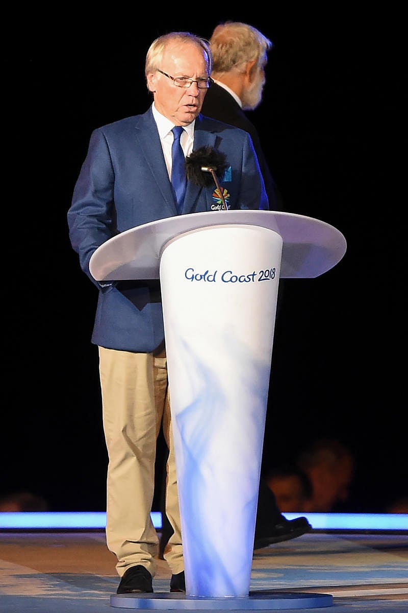 GOLDOC chairman Peter Beattie has apologised for taking the spotlight away from athletes at the Commonwealth Games Closing Ceremony.