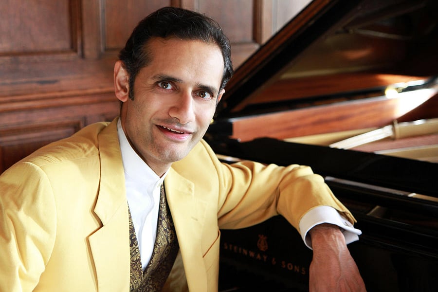 Here's a look at who might be coming back to Twitter if Musk's offer to buy it is approved. Swipe to read