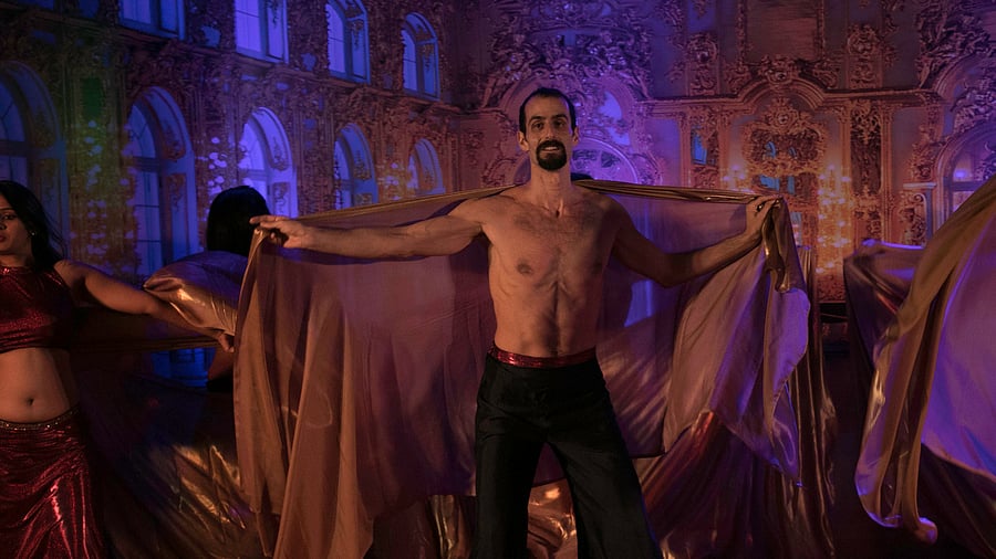 Belly dancer  Ethan Sisser