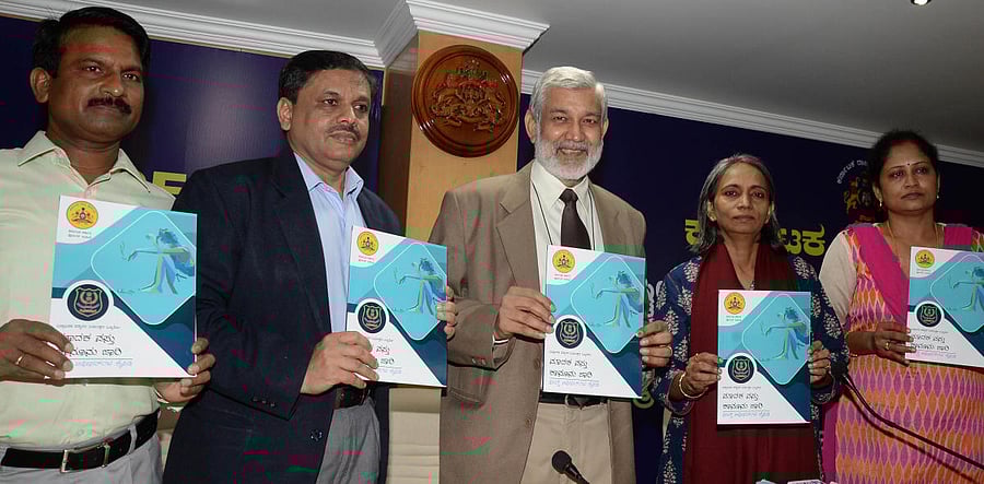 ADGP (Forest) A S N Murthy, ADGP (Crime & Technical Services) M A Saleem, former DG&IGP Ajai Kumar Singh, DG&IGP Neelmani Raju and AIGP (Crime) Ashwini M at an event on Tuesday. DH PHOTO