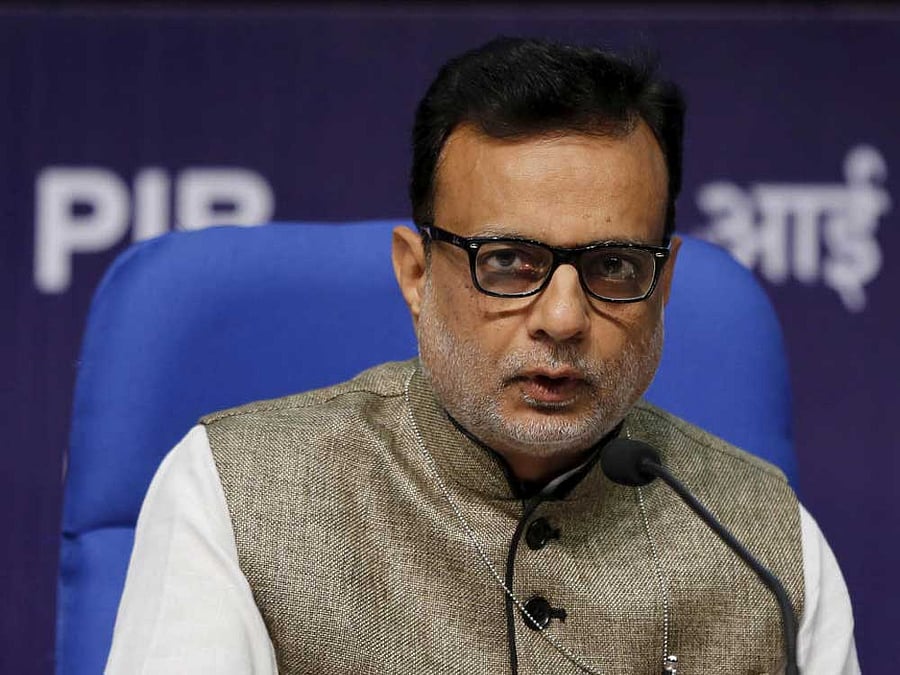  Revenue Secretary Hansmukh Adhia