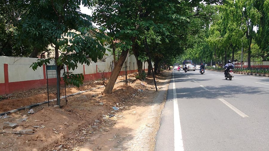 Footpath along the Cubbon Road reduced almost by half to facilitate building of a cycle track.
