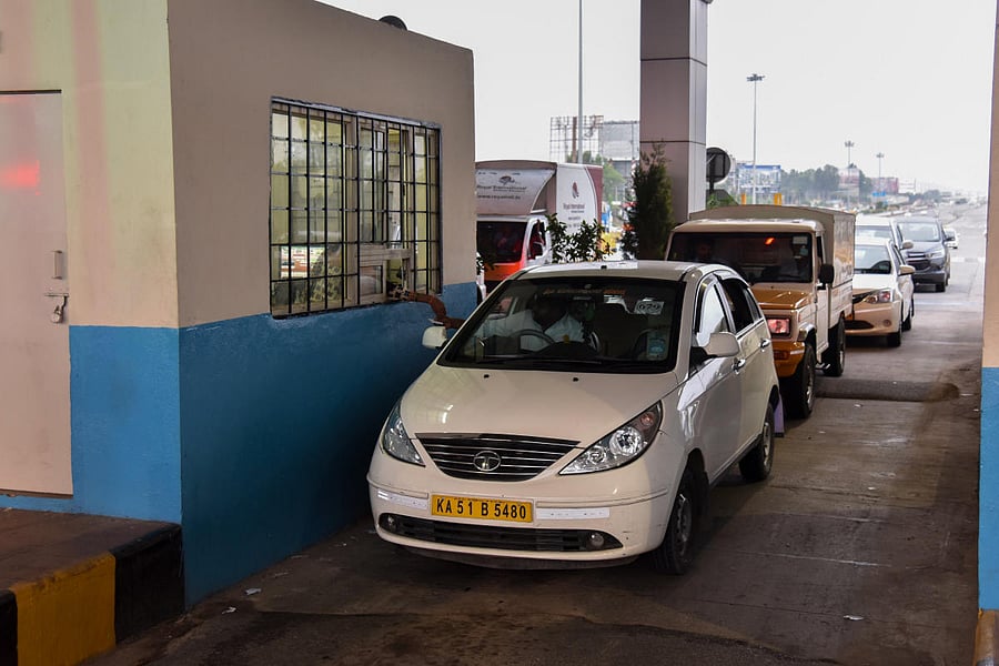 The Bangalore Elevated Tollway Private Limited has revised the charges which will be applicable between July 1 and June 30, 2019 (see box). DH file photo for representation.