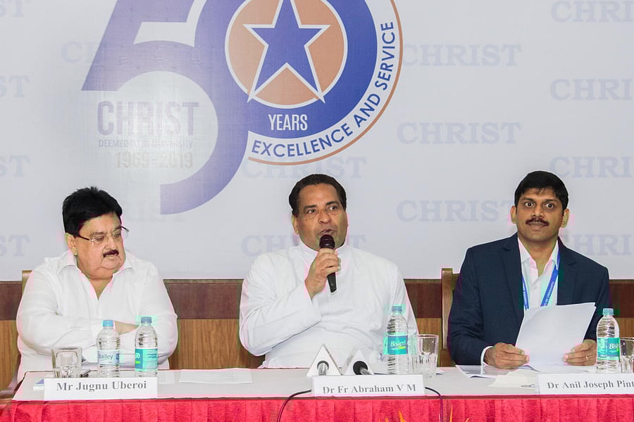 (L-R) Christ Alumni Association president Jugnu Uberoi, Christ Pro V-