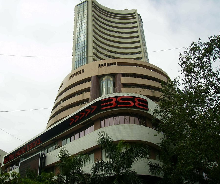 The gauge had rallied 665.07 points in the previous three sessions on sustained buying by domestic institutional investors (DIIs).