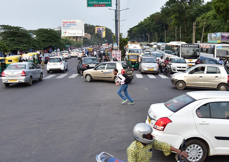 DH STORY PEDESTRIANS STRUGGLE