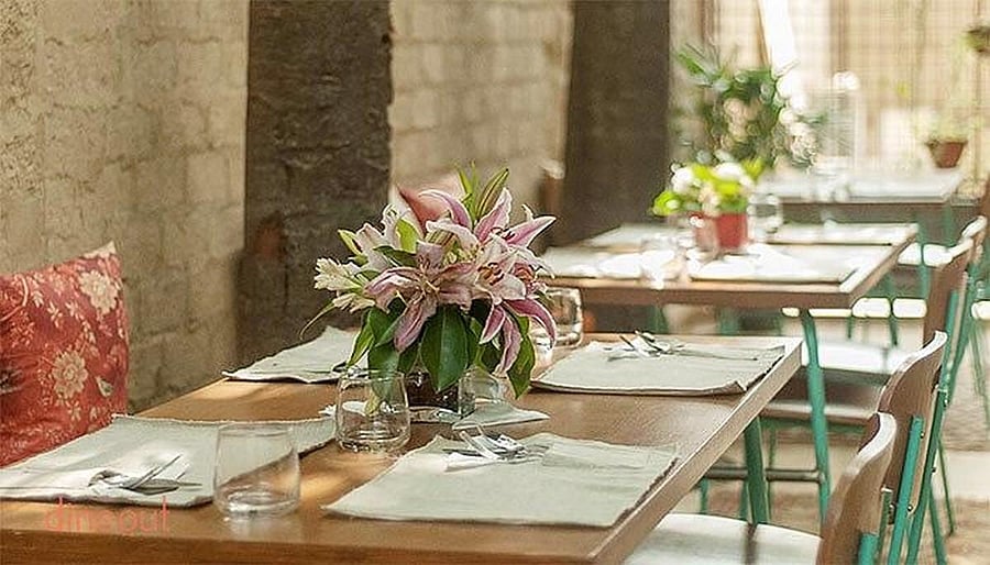 The ambience of Forage.