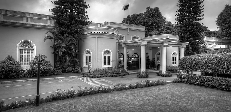 Founded as the Bangalore United Services (BUS) Club, it was inspired by the United Services Club, set up in London in 1815 for army and navy officers.