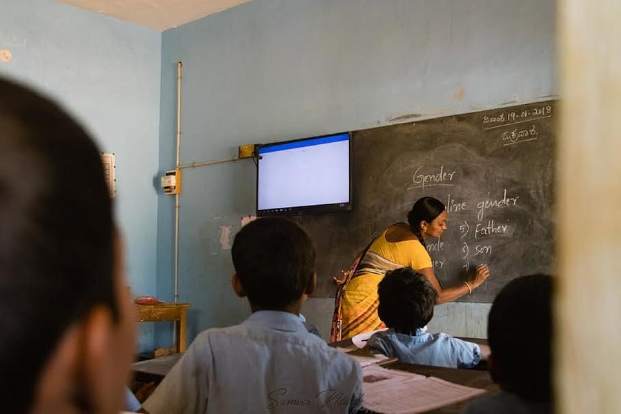 Though most schools, including government schools, offer English as a subject from Class 1, parents feel that for acquiring adequate competency, English needs to be the medium of instruction as well.