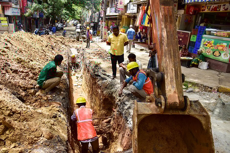 Traffic effected due to BWSSB work, at Malleshwara 11th cross, in Bengaluru on Monday. Photo/ B H Shivakumar