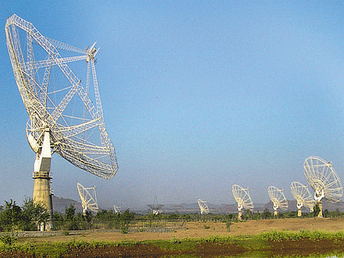 The GMRT near Narayangaon off Pune-Nashik highway allows observation of cosmic objects hidden deep in universe. 