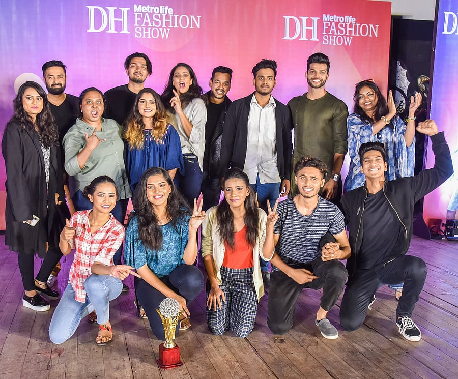 Surana College bagged the first place in the first preliminary round of the DH Metrolife Fashion Show 2018. Students strike a pose with judges B V Bhaskar, Rahul Rajasekharan Nair, Praveen Jain and Runa Ray.