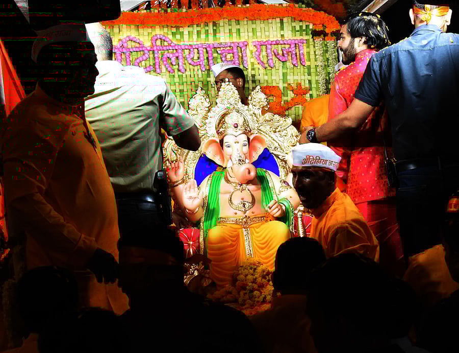 Anant Ambani, son of Anil Ambani, during the pooja at Lalbaug-cha-Raja at Lalbaug. (DH Photo)
