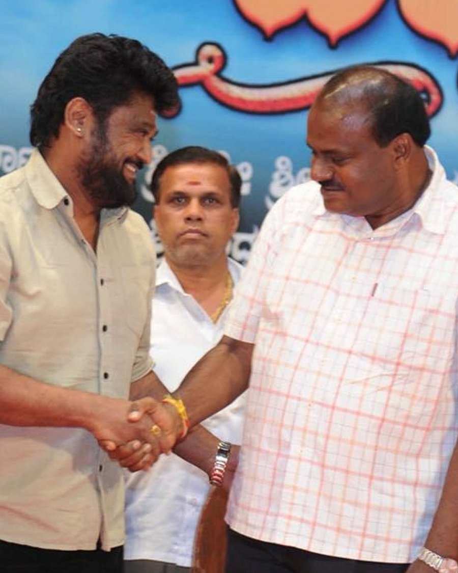 Jaggesh with HD Kumaraswamy.