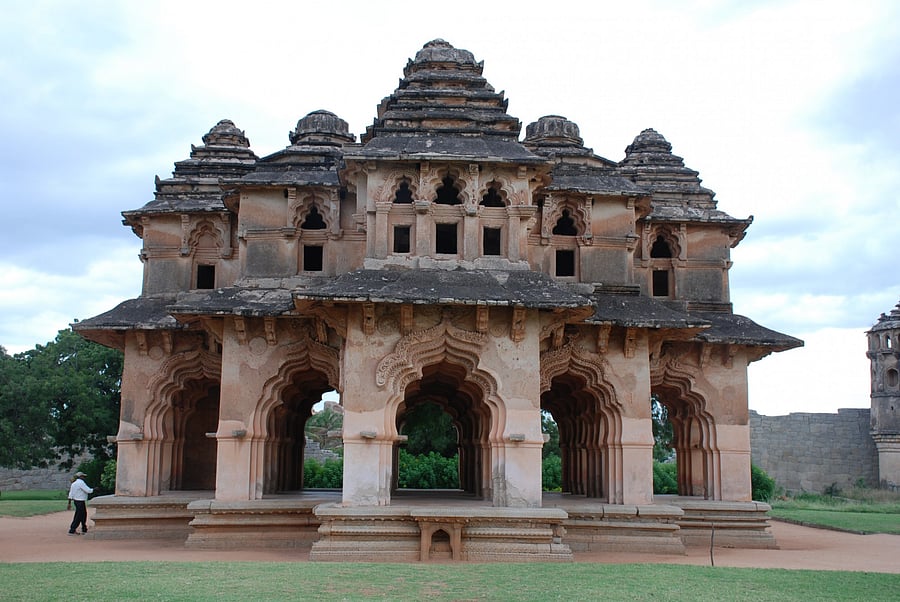 Lotus Mahal, Hampi