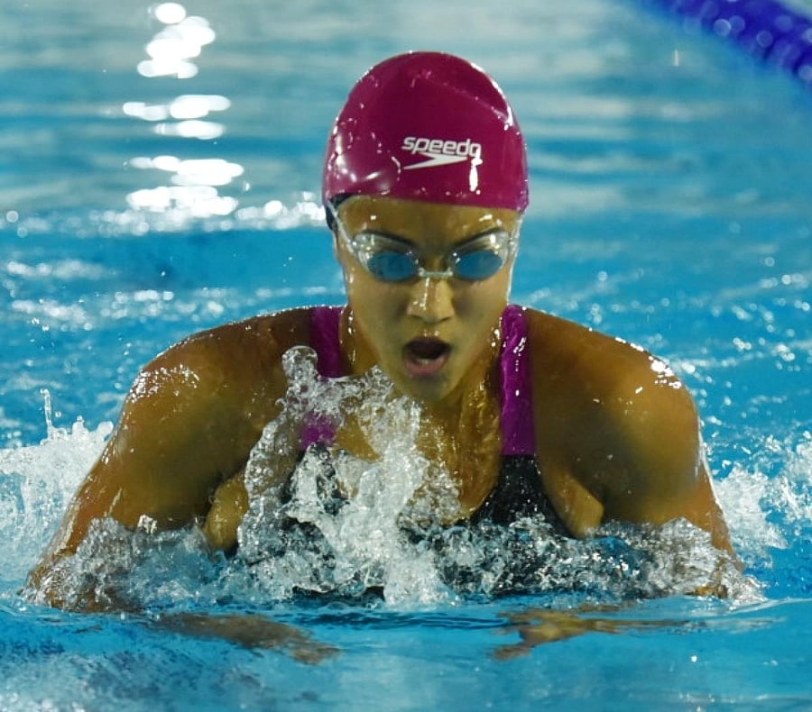 SPLASHING RECORDS: Karnataka’s Saloni Dalal en route to the gold in the 100M breaststroke on Saturday.