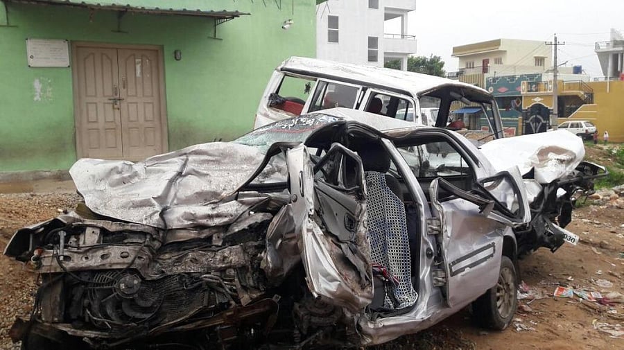 Mangled remains of the car and Tata Sumo, that were involved in head-on collision at Aniganahalli near Bangarpet, Kolar district, on Wednesday night.