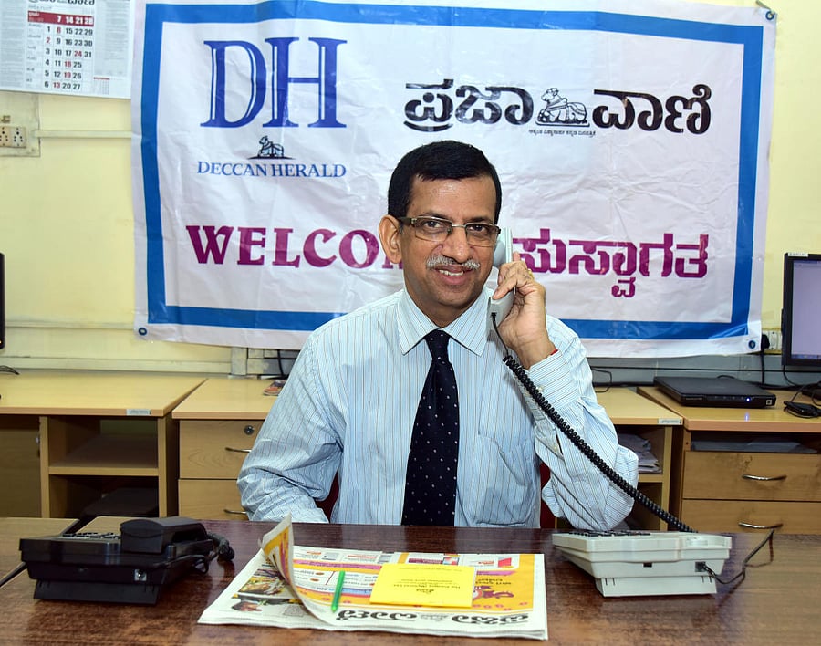 Well-known psychiatrist Dr Ravish Tunga at a phone-in programme organised on the Prajavani-Deccan Herald premises at Yenepoya Chambers on Thursday.