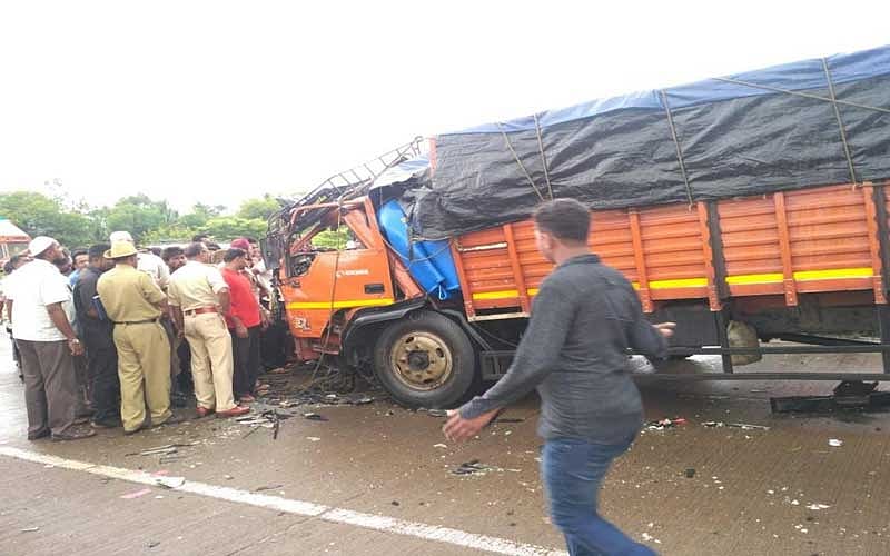The truck was on its way from Ghataprabha in Gokak to Kolhapur. Its driver lost control of the vehicle near MGM hospital on the outskirts of the town, and it crashed head-on with an approaching mini-truck. (DH Photo)