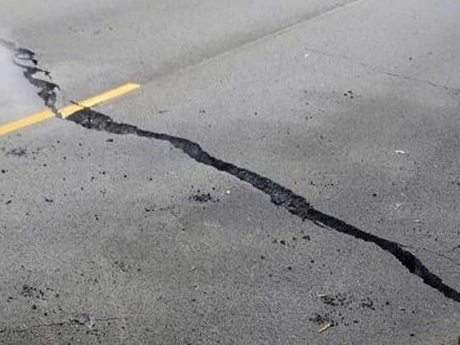 The cracks were found on the Frere bridge at Grant Road station around 11.30 pm yesterday following which the traffic was diverted, the Brihanmumbai Municipal Corporation (BMC) said. AP/PTI file photo for representation.