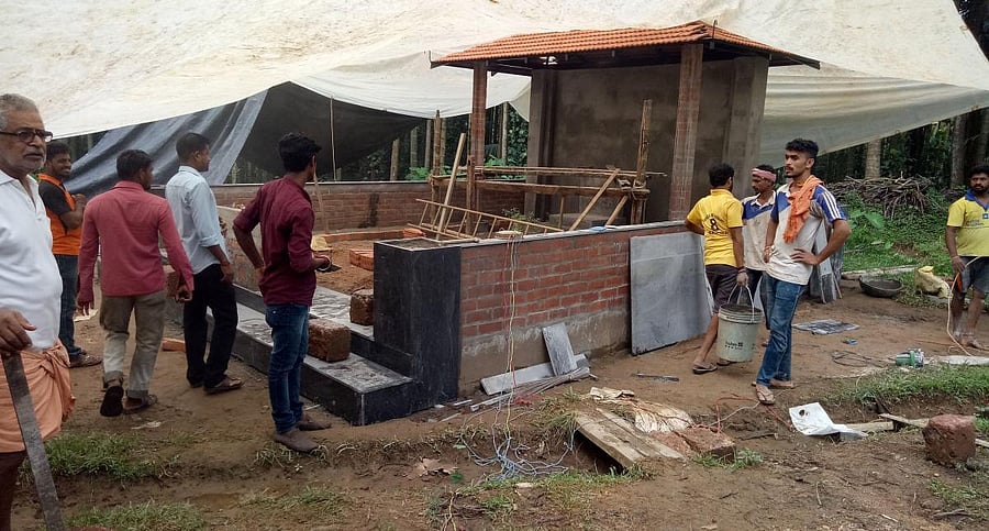 Residents and RSS activists constructed a memorial in memory of slain RSS activist Sharath Madiwala, at Sajipamunnur.
