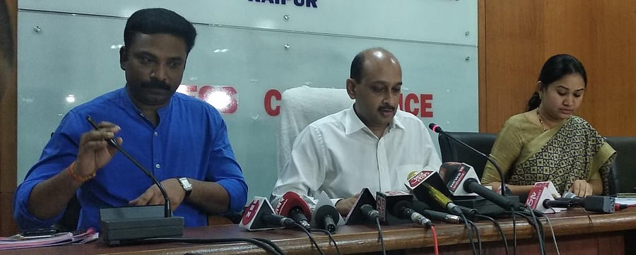 Chhattisgarh CEO Subrat Sahoo addressing the media on Monday. DH PHOTO