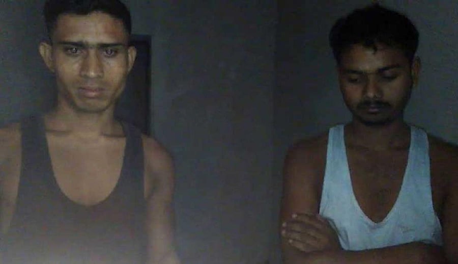 Many local residents who gathered at the police station on Thursday morning demanded immediate arrest of the other three accused and strict punishment to all five accused. (DH photo)