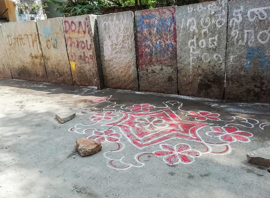 Palike workers across all wards drew close to 250 rangolis to get rid of the garbage black spots.