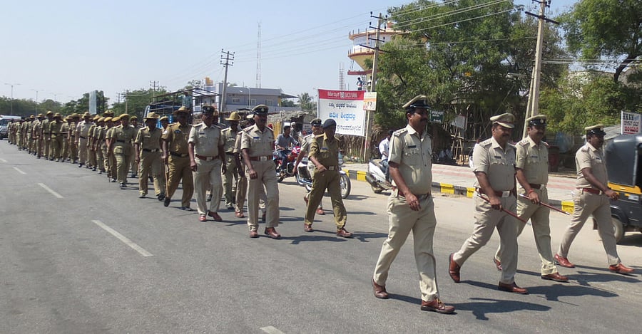 Around 54,000 civil policemen have been deployed across the state, with more personnel stationed in sensitive areas. (DH Photo)