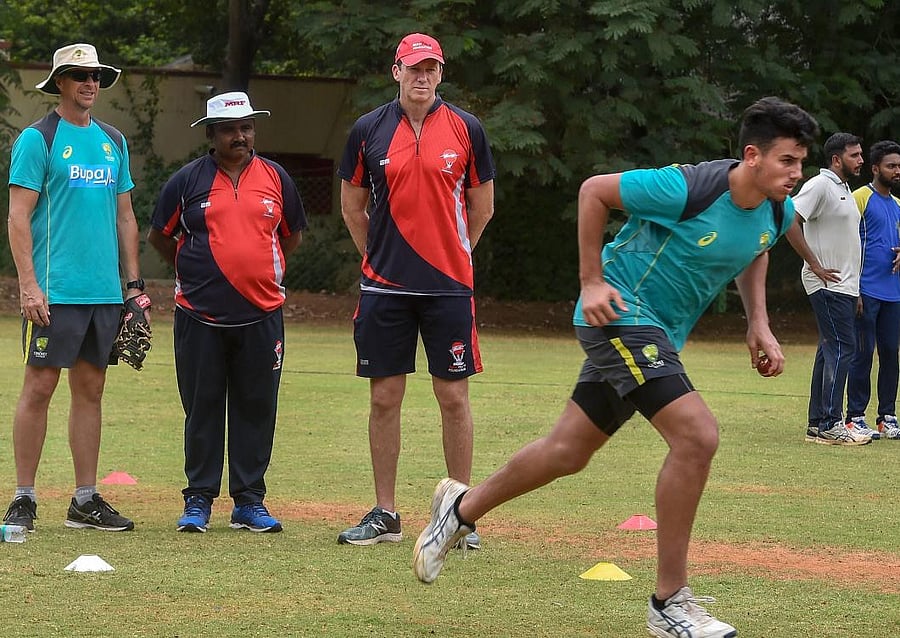 Those who responded to these messages have lost money and have now raised complaints with the cyber crime police