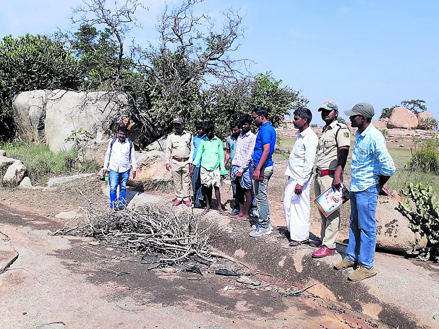 The death toll from escalating violence in Gaza had risen to 24 on Sunday, including six children, as Israel extended its bombardment of Palestinian militants.