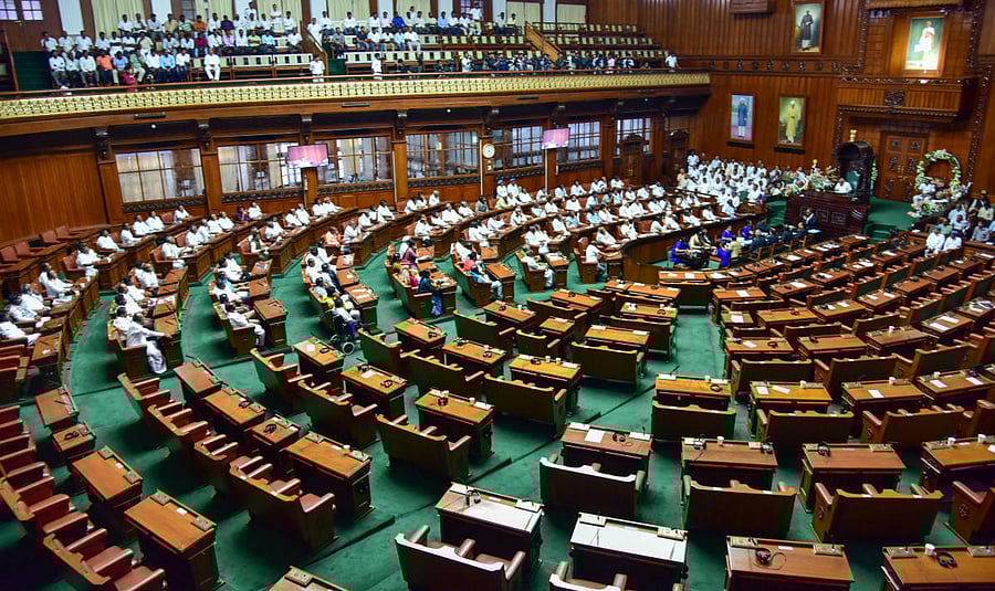 Study shows MLAs attended legislature an average of just 28 days in a year, MPs 70. DH Photo/ B H Shivakumar
