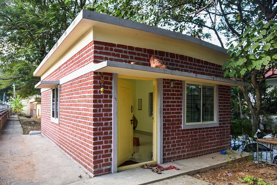 One of the sanitary workers’ restrooms built by the BWSSB in Vasanthnagar. DH Photo/S K Dinesh