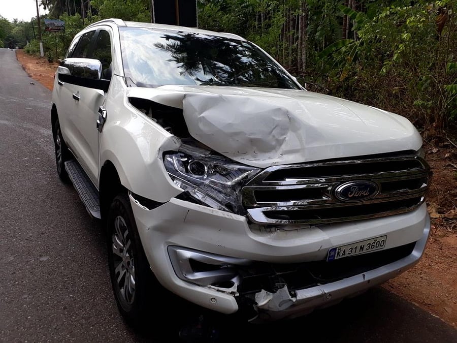 Bonnet of Union Minister of State for Skill Development and Entrepreneurship Anant Kumar Hegde's car was damaged in the accident near Kumta on Monday. DH Photo