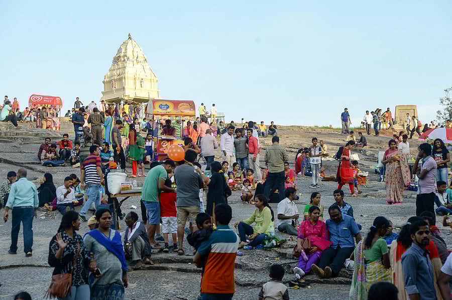 The Lokayukta took up the enquiry based on a news report that Lalbagh is turning into a garbage dump. 