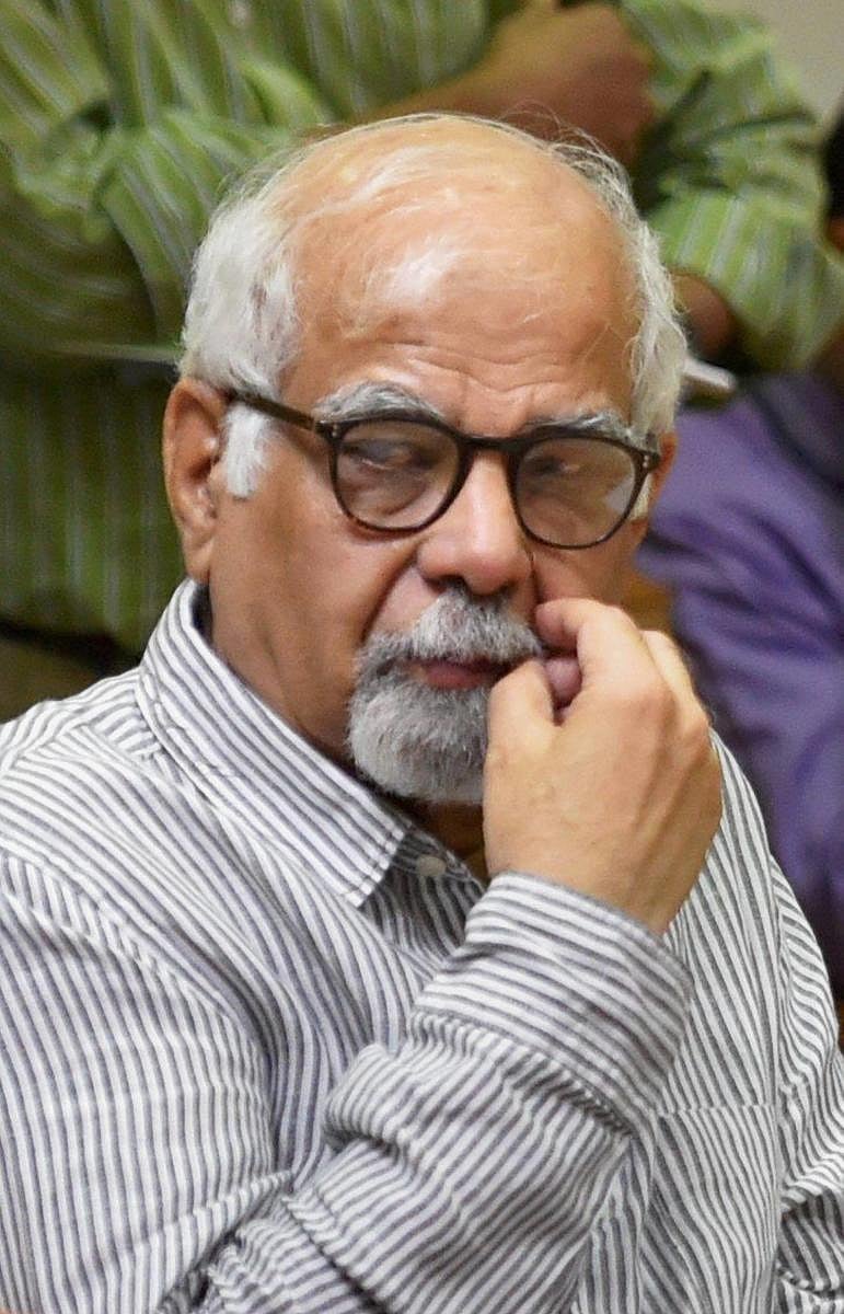 New Delhi : Surjit Bhalla, a member of Economic Advisory Council to the Prime Minister (EAC-PM), during a press conference in New Delhi on Wednesday. PTI Photo by Subhav Shukla (PTI10_11_2017_000054A)