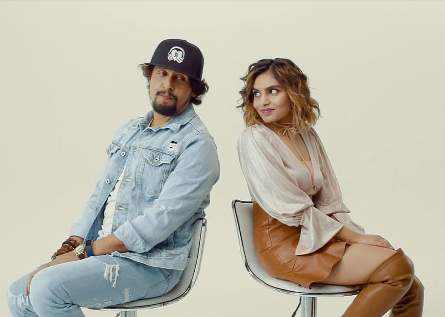 Alphabet Inc's Google is combining the eyes and arms of physical robots with knowledge and conversation skills of virtual chatbots...