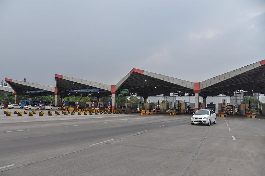 The driver deviated from the safer toll road (in pic) and took a darker route.