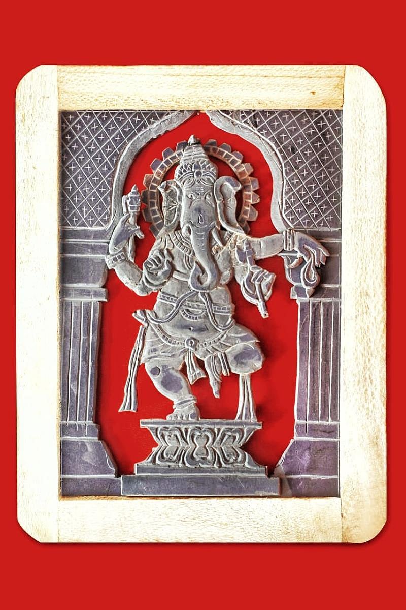 Ganesha idol carved on a Balapa slate. 