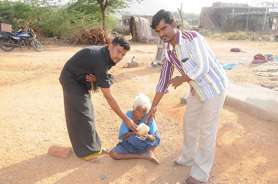 Annadana at Y N Hoskote